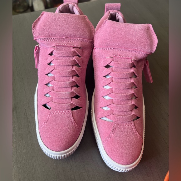 Cute to the Core Womens pink platform sneakers - Picture 1 of 7